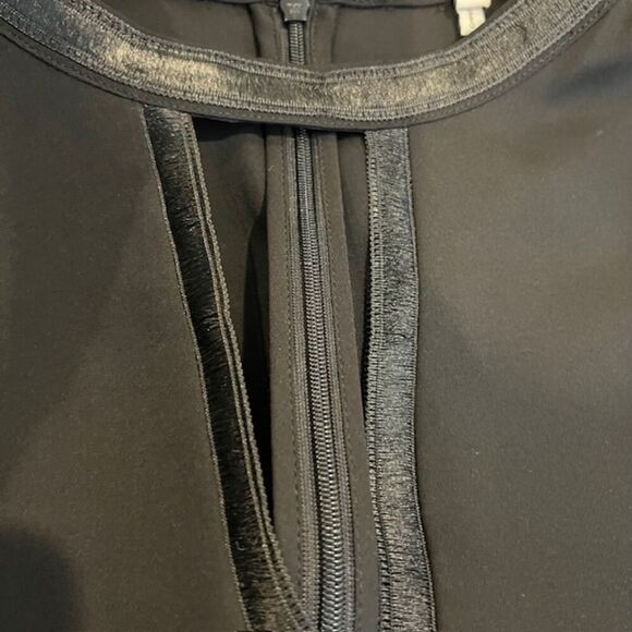 Reiss Kris Chiffon Top Black with Peekaboo Neck Cutout Silky Elegant Size 10 - Picture 7 of 13